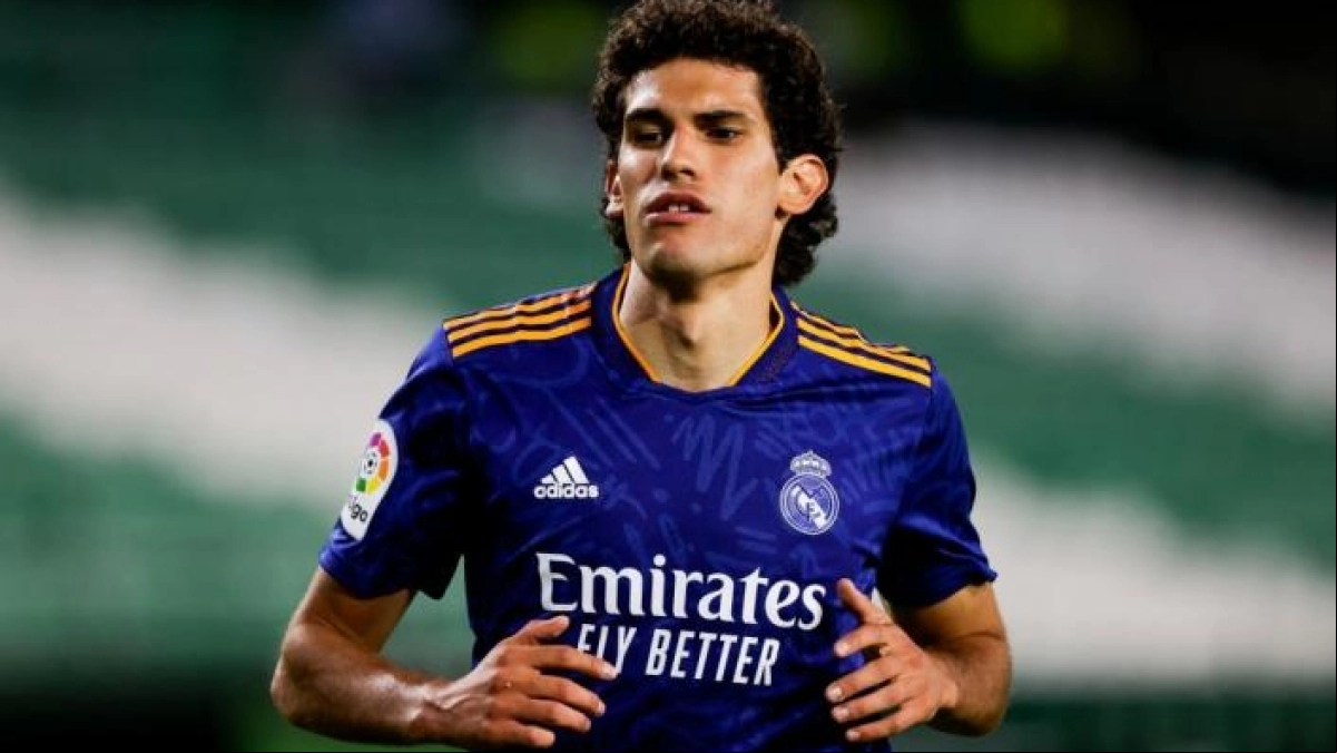 Espanyol y Getafe se interesan en Jesús Vallejo