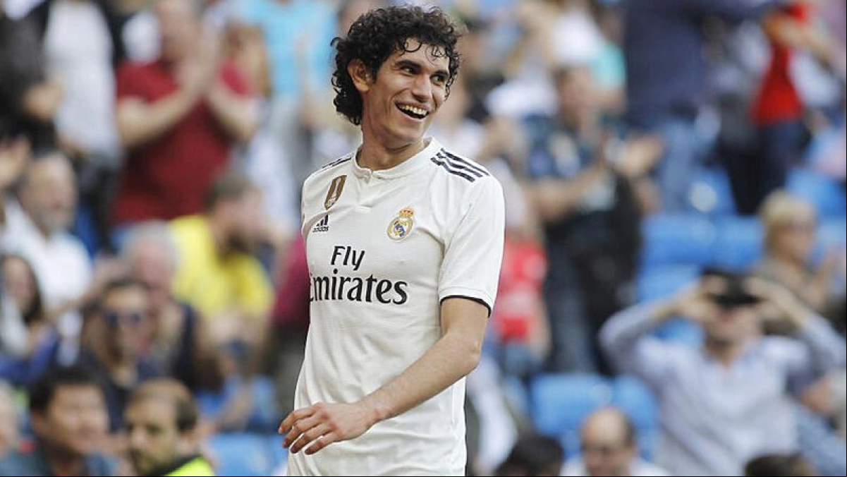 Dos equipos se pelean por el fichaje de Jesús Vallejo | MARCA