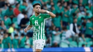 Barça, Atlético y Tottenham, a la caza de Alex Moreno