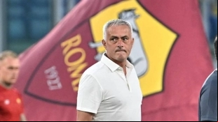 José Mourinho habría solicitado refuerzos en el próximo mercado invernal. Foto: Getty