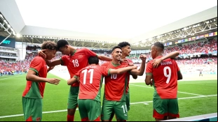 Los jugadores de Marruecos celebran uno de los goles de Soufiane Rahimi en los Juegos Olímpicos