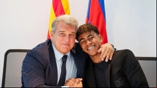 El FC Barcelona se apura para blindar a su joya Lamine Yamal, pese a su reciente renovación hasta 2026 | FC Barcelona