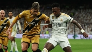 Andrei Ratiu, lateral derecho del Rayo Vallecano