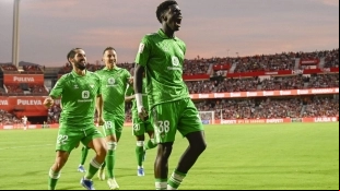 Los jugadores del Real Betis celebran un gol