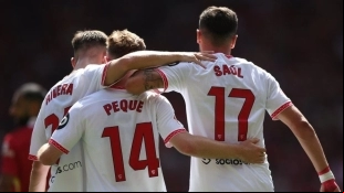 Sevilla needs to sign a striker / ABC