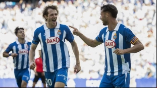 Los jugadores del Espanyol celebran un gol