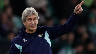 Pellegrini wants three players out of Betis.