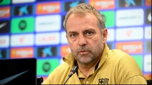 Hansi Flick wants five Barcelona players out.